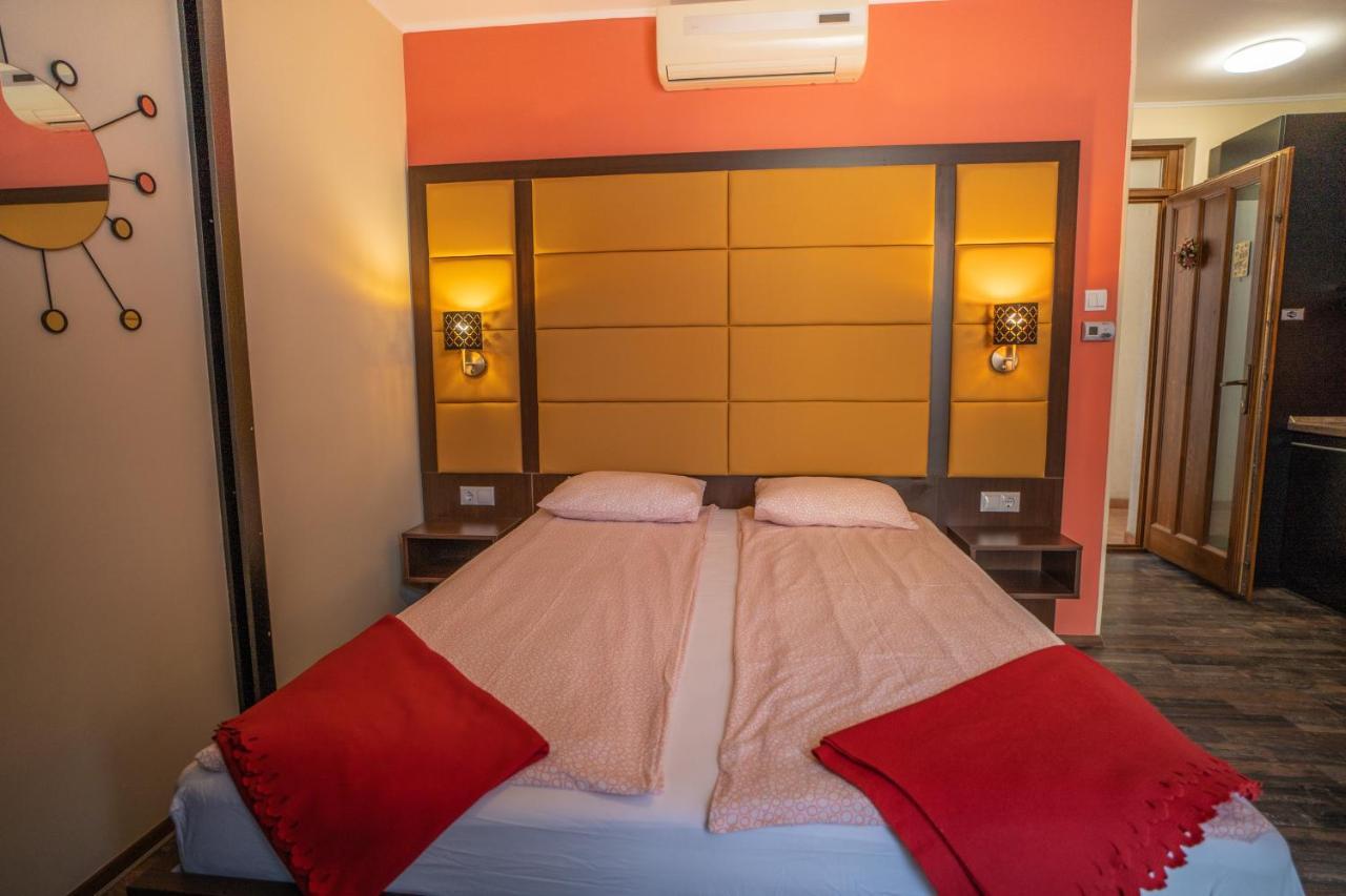 4 Asz Deluxe Apartman Gyula Zewnętrze zdjęcie